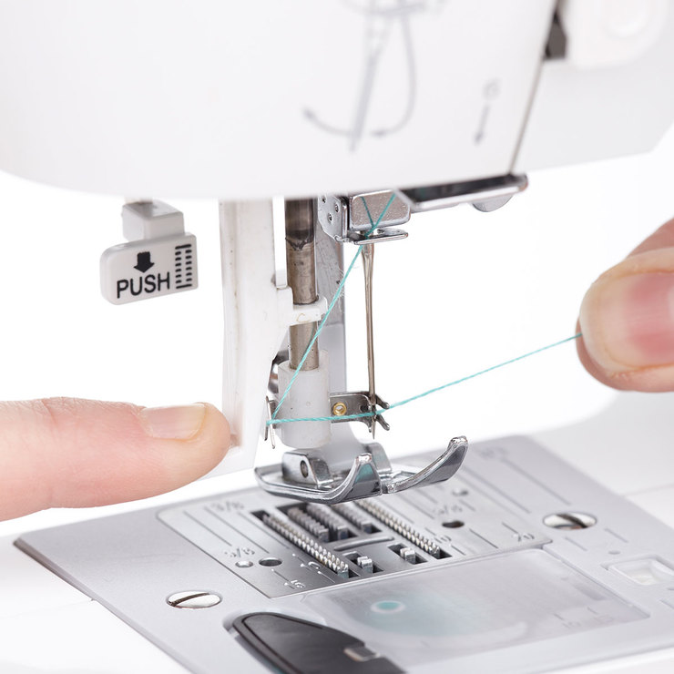 Singer, Máquina de Coser Mecánica Fashion Mate 3342 — Imagen 3 de 4