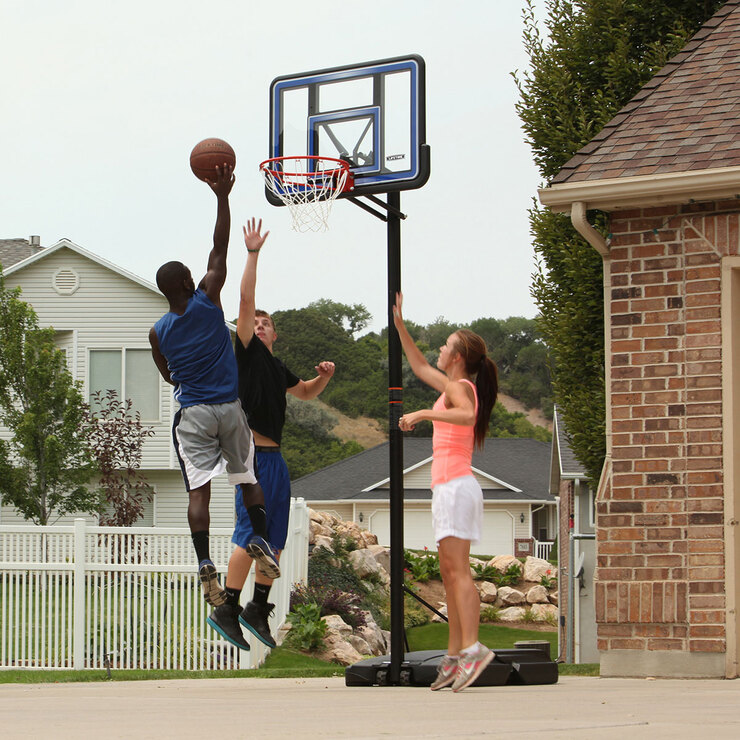 Lifetime Tablero Ajustable y Canasta de Basketball de 44"  — Imagen 2 de 3