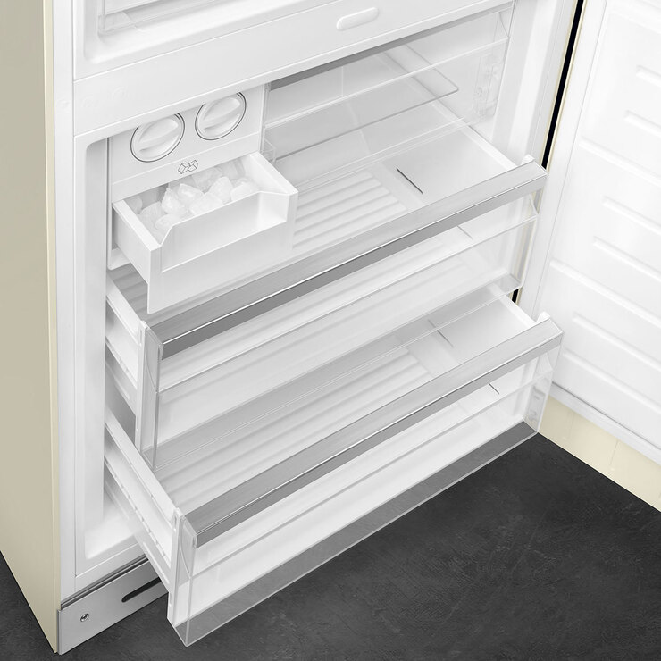 Refrigerador Crema 16' Estilo Retro Smeg — Imagen 4 de 4