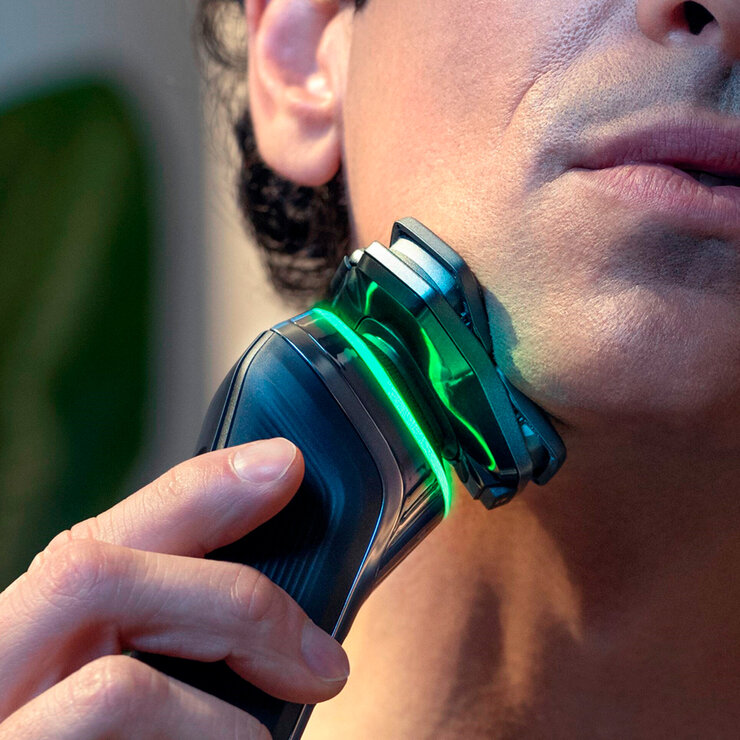 Philips, Rasuradora Eléctrica en Húmedo y Seco con Tecnología SkinIQ y Cabezales De Repuesto Series 9000   — Imagen 2 de 4