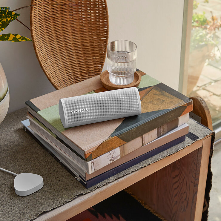Sonos Cargador Inalámbrico para Bocina Roam - Blanco — Imagen 4 de 4