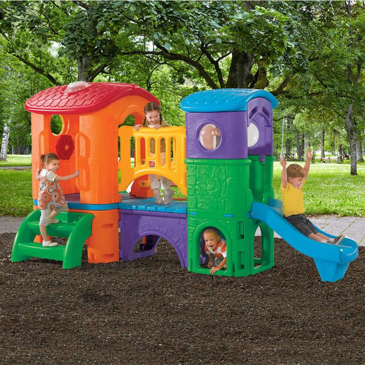 Step2, Casa club para niños con dos resbaladillas — Imagen 2 de 2