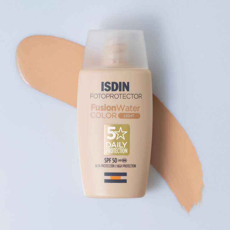 Isdin Fotoprotector Fusion Water Color Light FPS50+ 50ml — Imagen 2 de 4