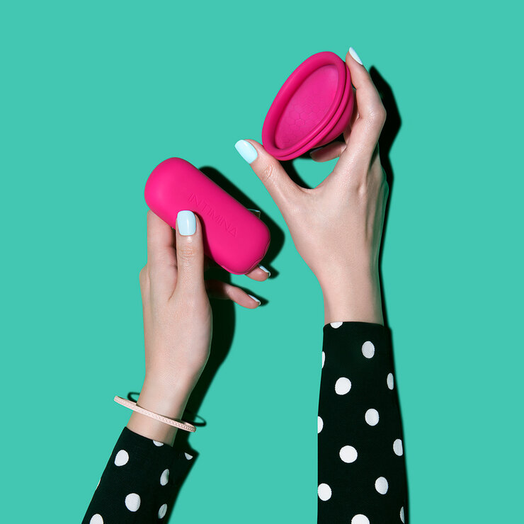 Intimina Disco Menstrual Ziggy Cup — Imagen 2 de 4