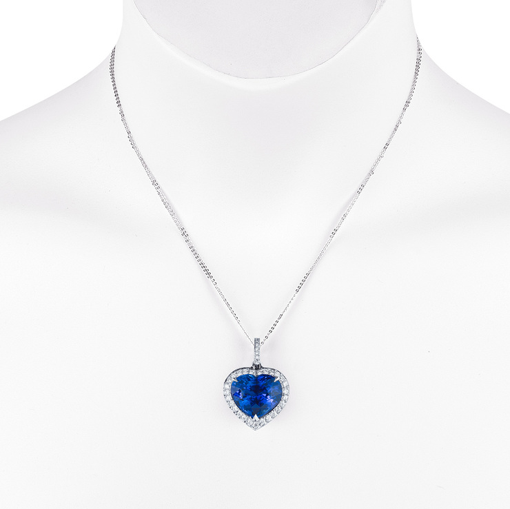Collar de Zafiro Azul y Diamantes, Forma de Corazón, Oro Blanco de 18kt — Imagen 2 de 4