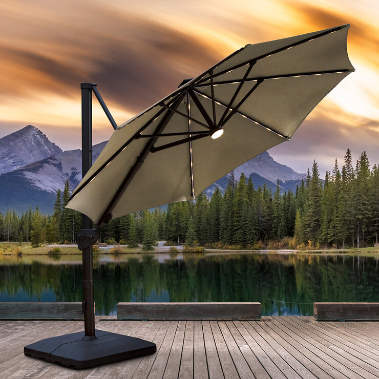 Seasons Sentry, Sombrilla para Jardín de 3.35m con base y luz LED — Imagen 1 de 4