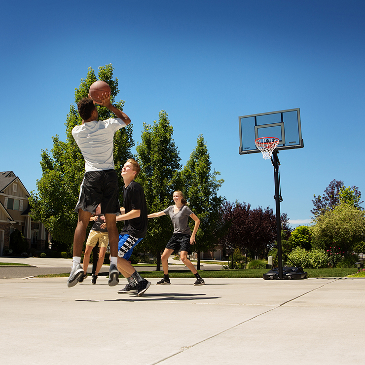 Lifetime Tablero de Basketball Portátil Ajustable de Policarbonato de 52" — Imagen 2 de 3
