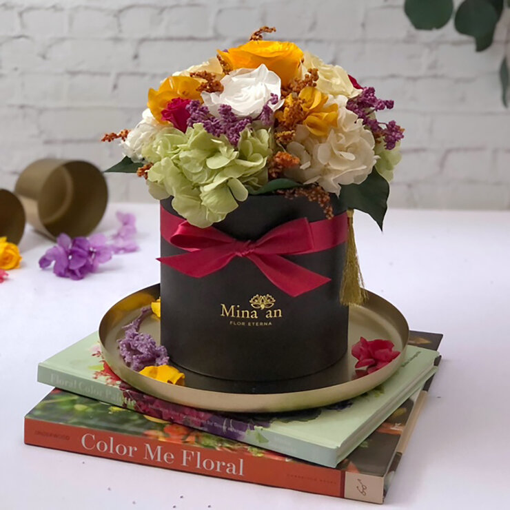 Mina'an Flor Eterna, Bouquet Con Flores Preservadas en Varios Colores y Caja Negra, Duración hasta 6 meses — Imagen 2 de 3