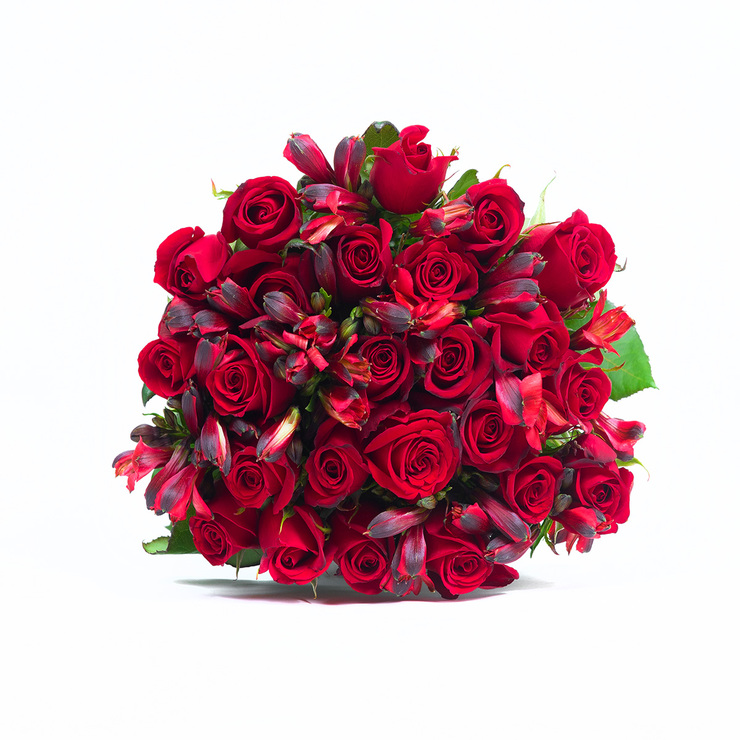 Chiltepec, Bouquet de Rosas y Alstromelias Rojas