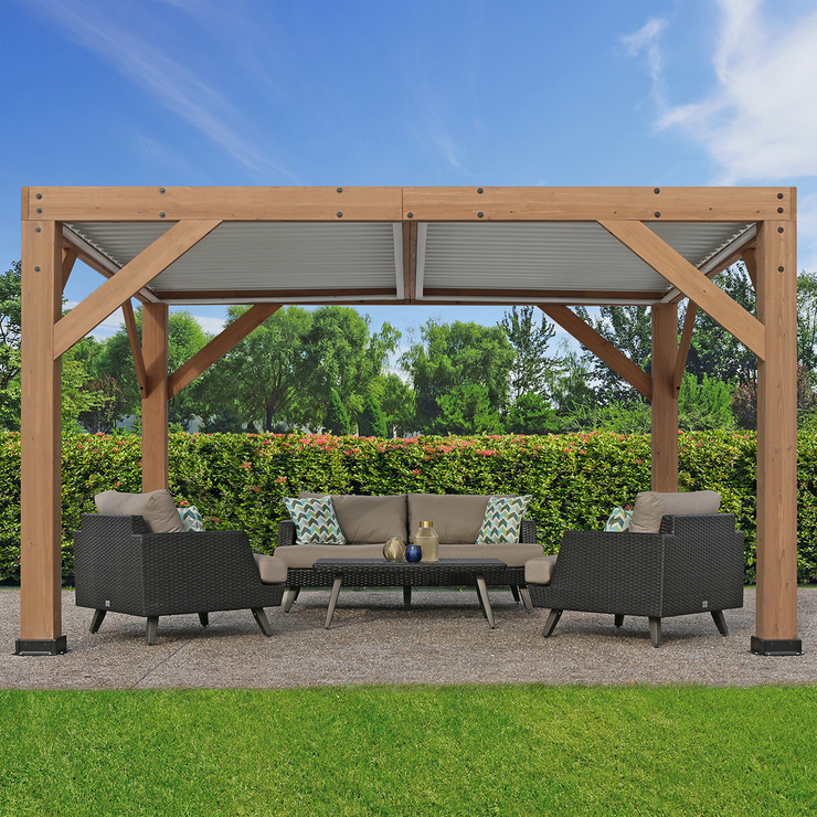 Yardistry, pérgola de madera de 3.3m x 3.9m con techo de persianas de aluminio — Imagen 1 de 4