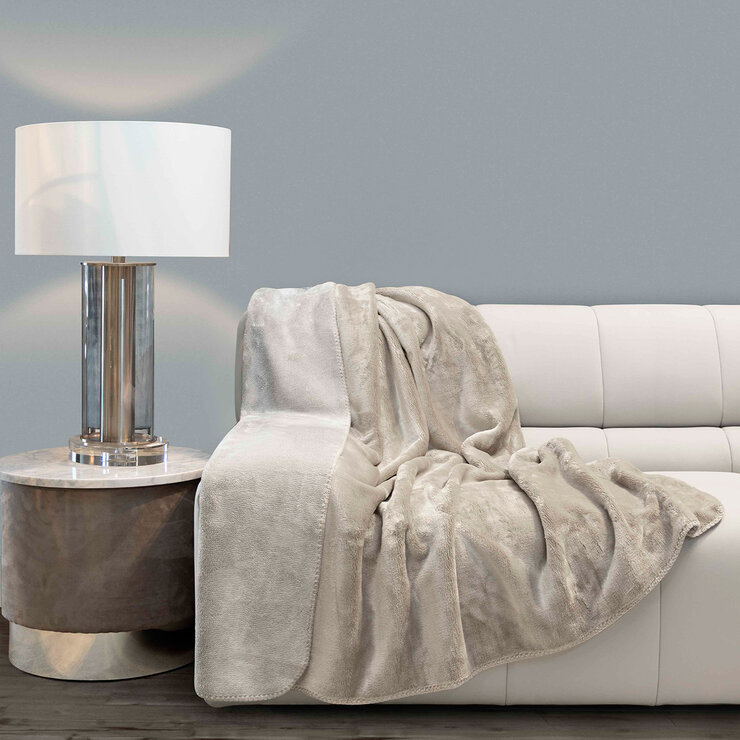 Mon Chateau Luxury Collection Cobija Reversible con Costuras de Contraste — Imagen 2 de 3