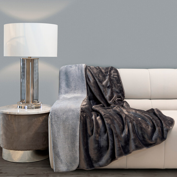 Mon Chateau Luxury Collection Cobija Reversible con Costuras de Contraste — Imagen 3 de 3
