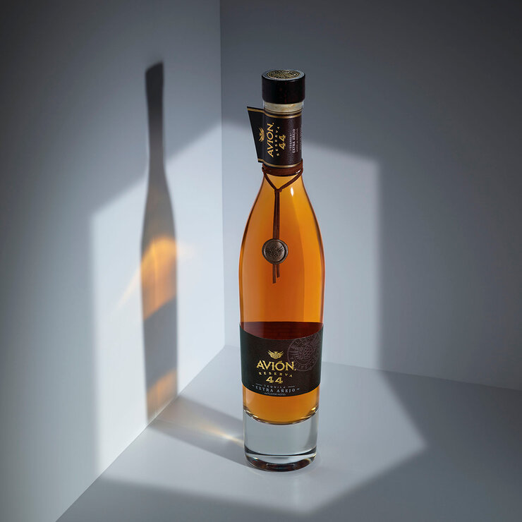Tequila Avión Reserva 44 Extra Añejo 750ml — Imagen 2 de 4