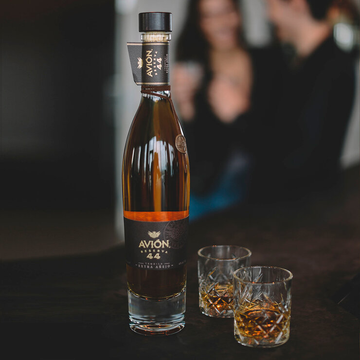 Tequila Avión Reserva 44 Extra Añejo 750ml — Imagen 4 de 4
