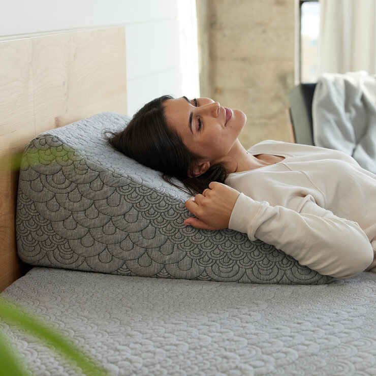 Brentwood Home Almohada Whitney de Espuma de Memoria con Gel — Imagen 4 de 4