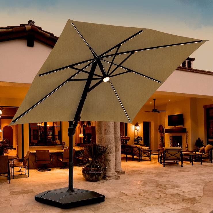 Seasons Sentry, Sombrilla de 3.04 m con Base y Luz LED Solar — Imagen 1 de 4