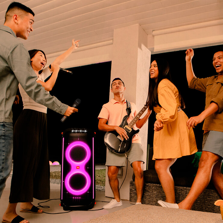 JBL Partybox 710 Bocina Inalámbrica con luces + 2 Micrófonos  — Imagen 2 de 4