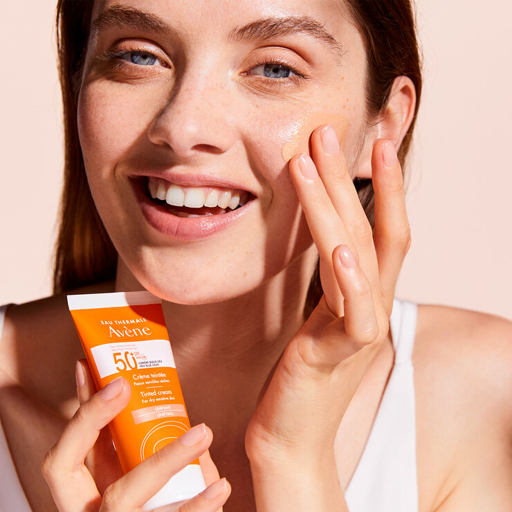 Avene Maticante Fluido Solar con Color FPS 50+ 50ml — Imagen 3 de 3