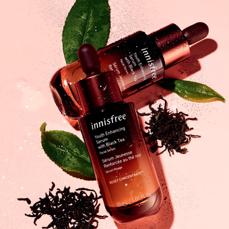 Innisfree Black Tea Youth Serum 30 ml  — Imagen 3 de 4