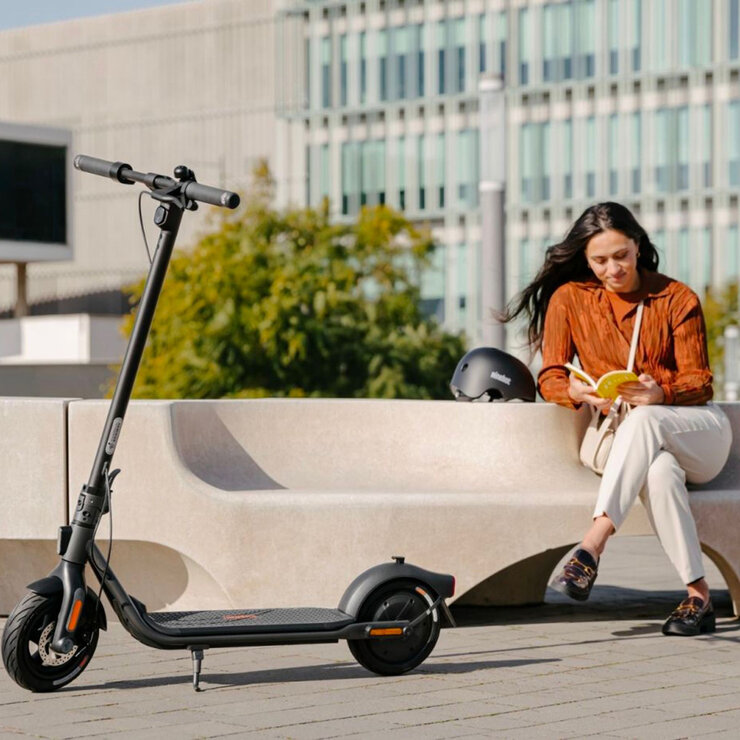 Segway Ninebot KickScooter F2 — Imagen 2 de 4