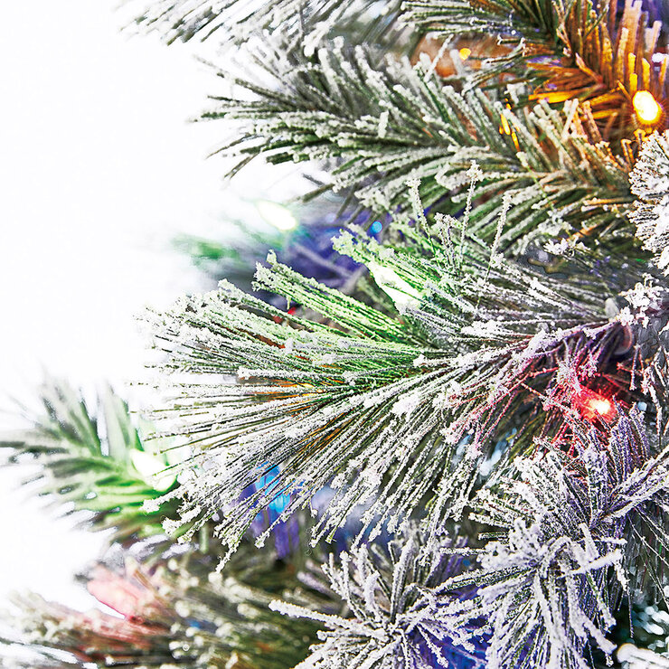 Árbol de Navidad Artificial Pre iluminado con luces LED SureBright® Color Dual Efecto Nevado y Brillante de 2.2 m  — Imagen 2 de 4
