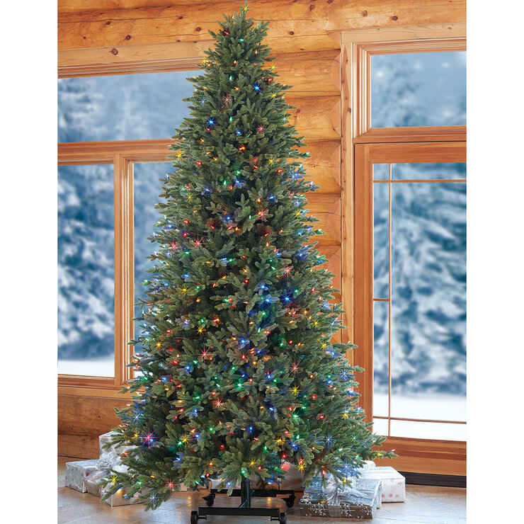 Árbol de Navidad Artificial Pre iluminado con luces LED SureBright® Color Dual de 2.13 m a 2.74 m, Estilo Aspen — Imagen 4 de 4