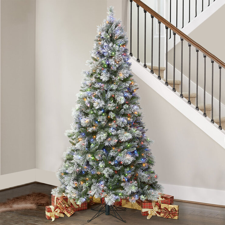 Árbol de Navidad Artificial Pre iluminado con luces LED SureBright® Color Dual Efecto Nevado y Brillante de 2.2 m  — Imagen 4 de 4