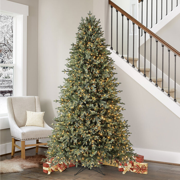  Árbol de Navidad Artificial Pre iluminado con luces Radiant Micro LED® 2.2 m, Estilo Aspen  — Imagen 1 de 4