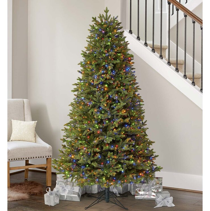 Árbol de Navidad Artificial Pre iluminado con luces Radiant Micro LED® Dual Color 1.9 m Estilo Aspen — Imagen 2 de 4