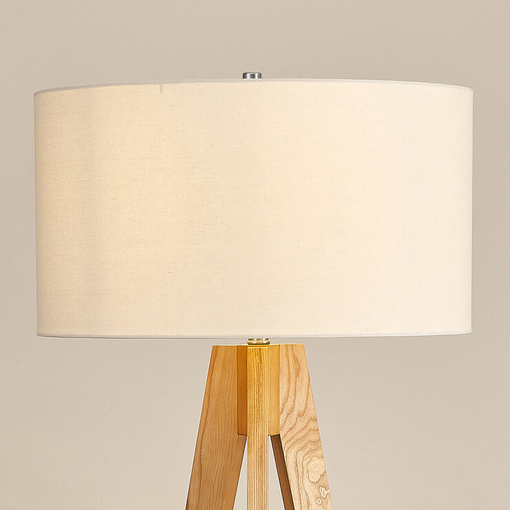 Luce Lumen, Lámpara de Piso Trípode de Madera — Imagen 4 de 4