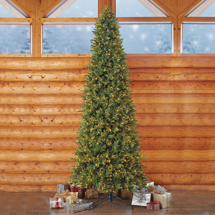 Árbol de Navidad Artificial Pre-iluminado con 2,100 Luces LED SureBright Dual Color 4.5 m  — Imagen 1 de 4