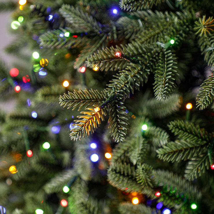 Árbol de Navidad Artificial Estilo Aspen Pre-iluminado con luces Radiant Micro LED 2.7 m  — Imagen 3 de 4