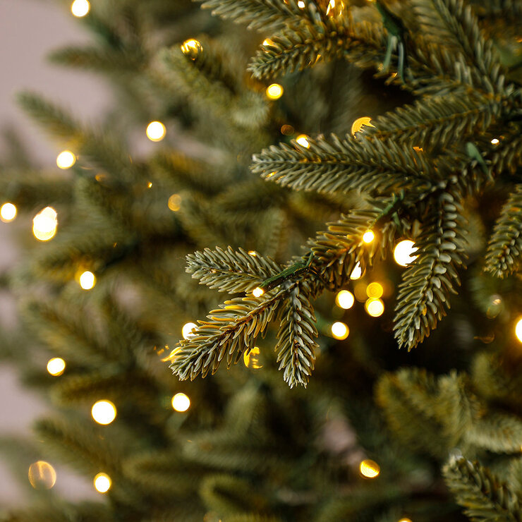 Árbol de Navidad Artificial Pre iluminado con luces Radiant Micro LED 3.6 m Estilo Aspen  — Imagen 2 de 4