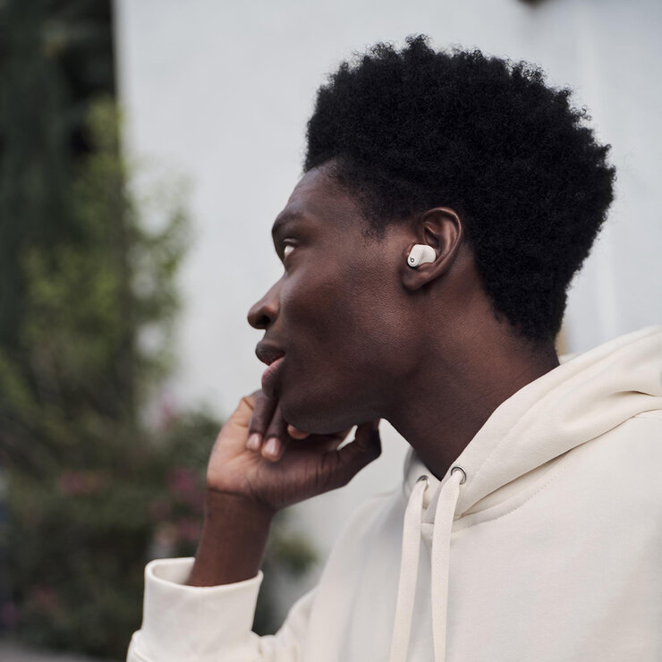 Beats Studio Buds+ Audífonos Inalámbricos Marfil — Imagen 2 de 4