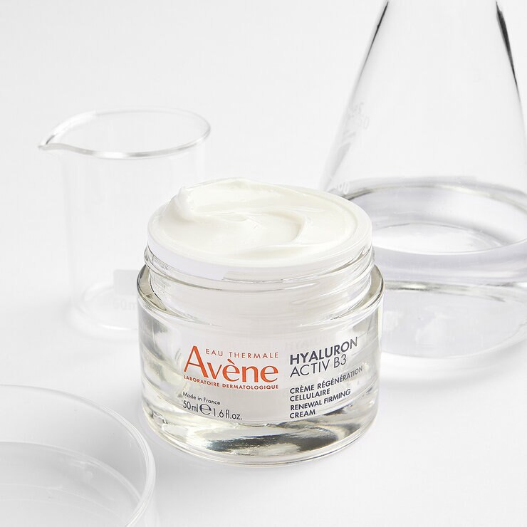 Avène Crema Facial Regeneradora de Día HYALURON ACTIV B3 50 ml — Imagen 2 de 3